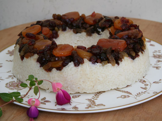 پودینگ برنج با میوه‌های خشك