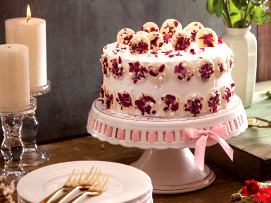 ماد کیک شکلات سفید و گل رز