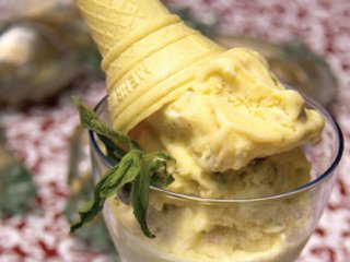 بستنی سنتی زعفرانی