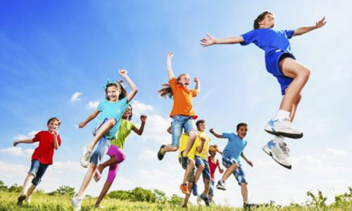 چگونه کودکان را به فعالیت بدنی تشویق کنیم