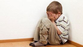 علل گوشه گیری و تنهایی در کودکان