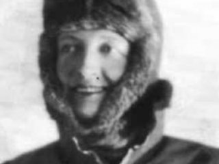اولين زنی که با هواپيما به قطب شمال رفت
