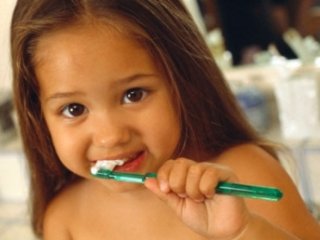 سلامت دندانهای کودکتان را تضمين کنيد