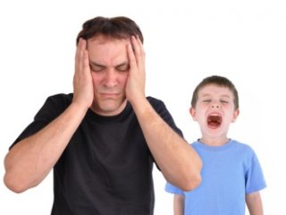 وقتی کودک روی اعصاب است چه واکنشی بايد نشان داد؟