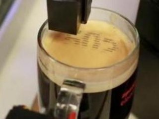 قهوه سازی که روی نوشيدنی تان اس ام اس چاپ می کند