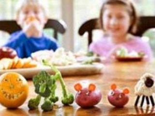 10 روش‌ تشويق کودکان به خوردن سبزيجات
