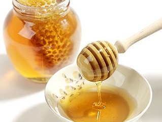 چگونه عسل طبيعی را از تقلبی تشخيص دهيم؟