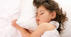 بچه ها از چه سنی باید تنها بخوابند ؟